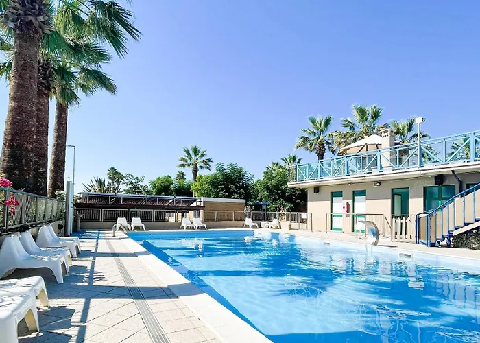 אתר קמפינג Happy Camp Mobile Homes In Duca Amedeo Village